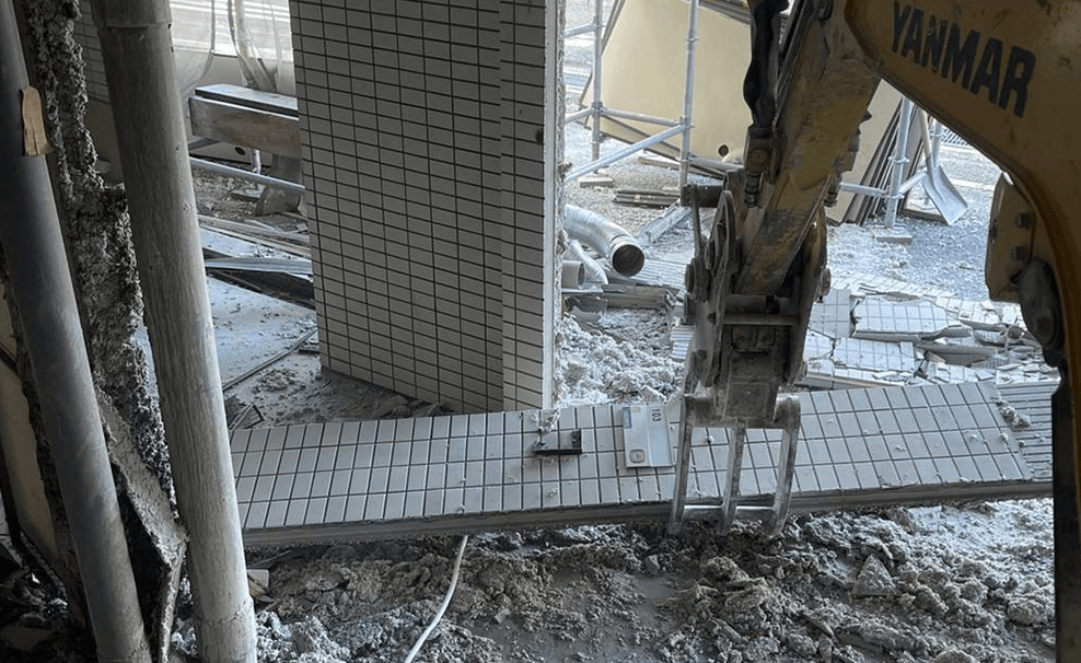 茨木市 ケアホーム 内装スケルトン解体撤去工事