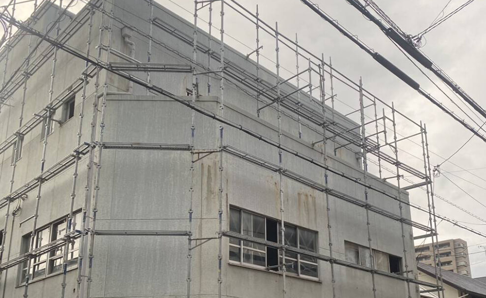 大阪市某区 RC4階建解体工事に伴う仮設足場組立養生防音シート張り工事